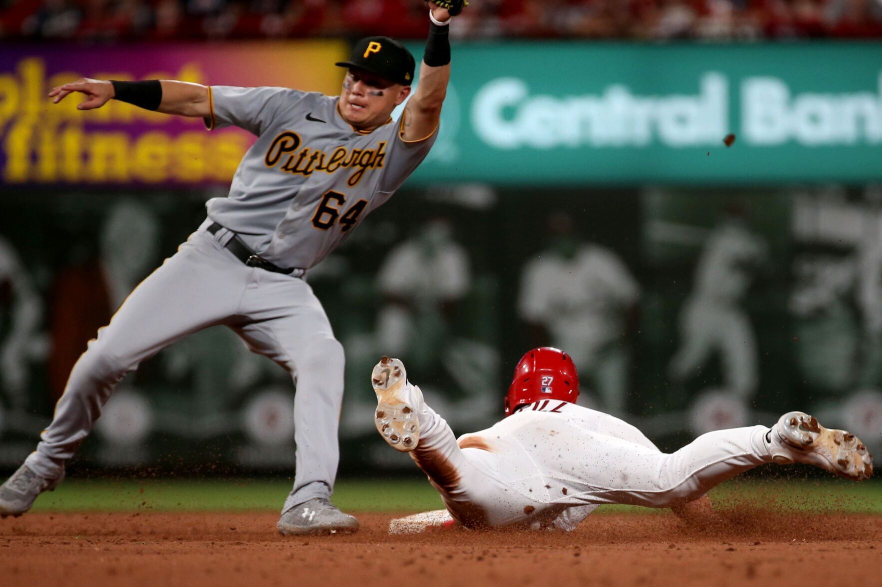 St. Louis Cardinals kick off series against Pittsburgh Pirates